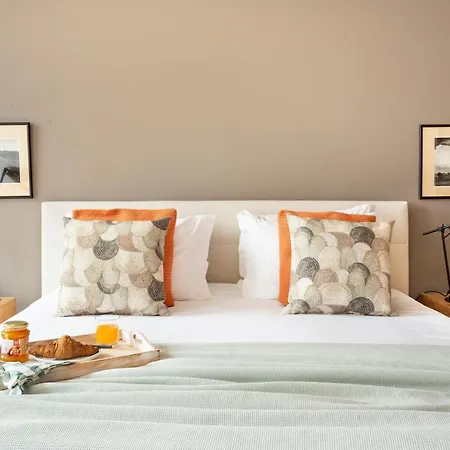 Altido Stylish 5br With Big Terrace In Principe Real 게스트하우스