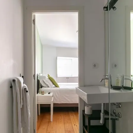 Guest house Altido Stylish 5br With Big Terrace In Principe Real 3*