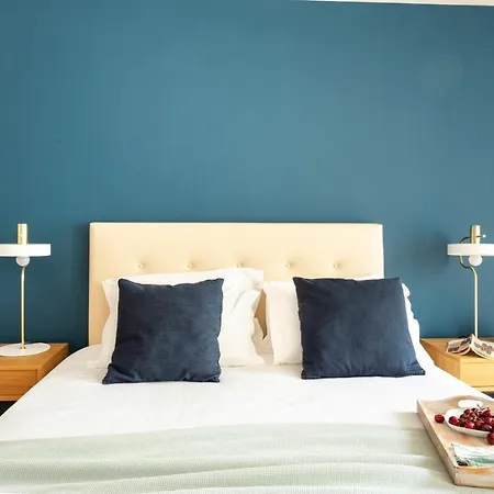 Гостевой дом Altido Stylish 5br With Big Terrace In Principe Real 3*