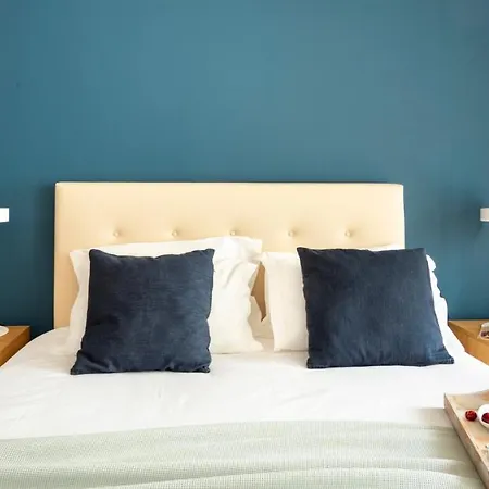 Vendégház Altido Stylish 5br With Big Terrace In Principe Real 3*